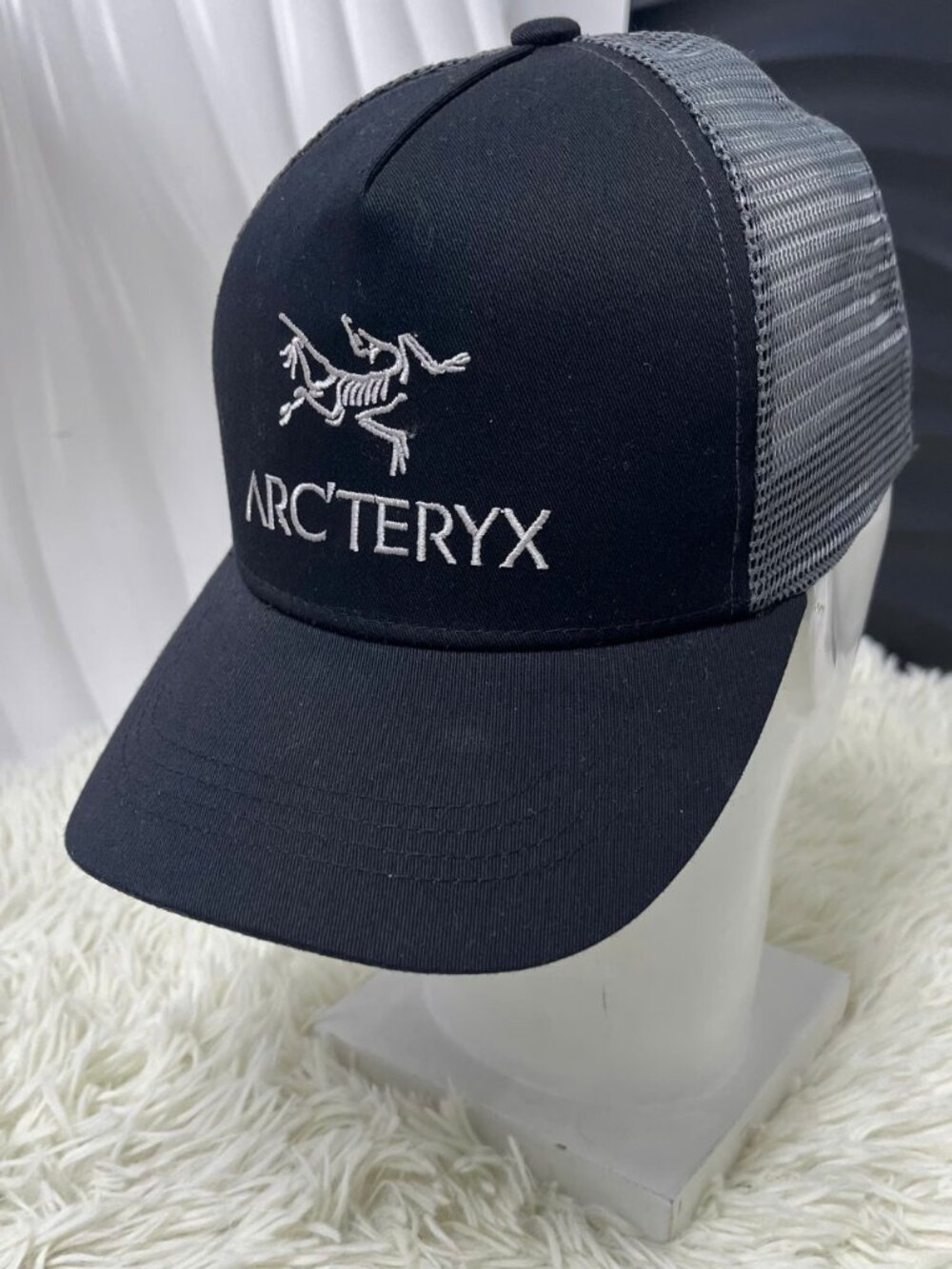 Arc'teryx Black Gray Mesh Trucker Hat Embroidered Logo Adjustable Snapback Cap
